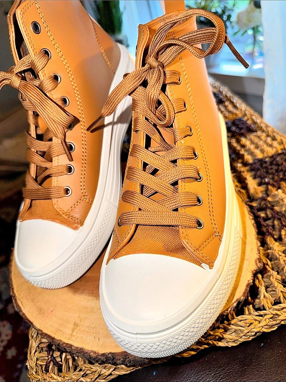 Mata Shoes Camel Faux Leather High-Top Platform Sneakers Women’s 8 New